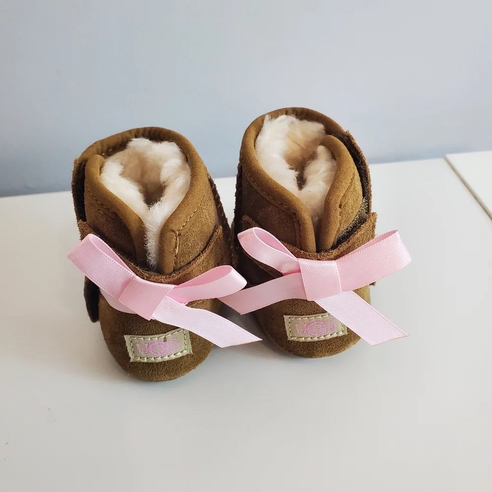 UGG Jesse Bow II  Infant size 0/1